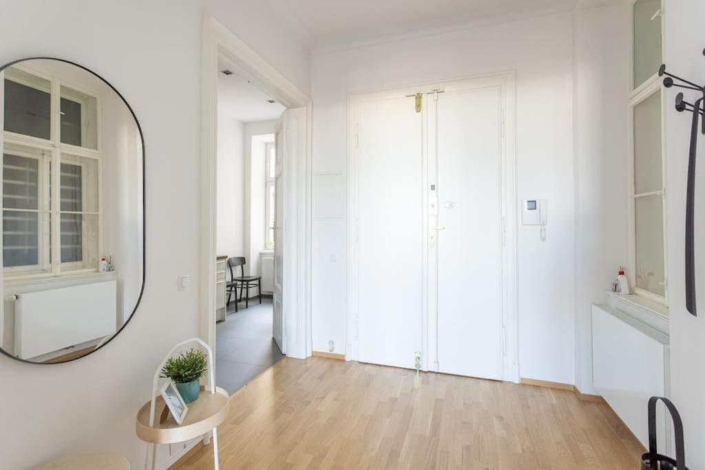 Apartment Franz 24 - Typical Viennese In The Heart Of