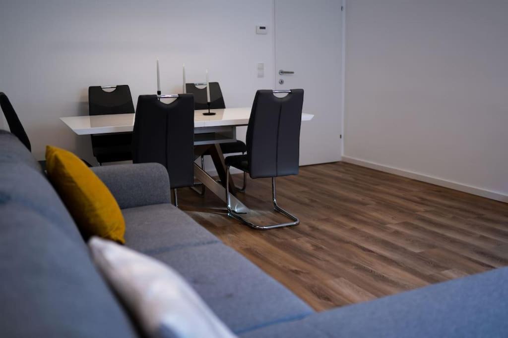 Apartamento Comfortable 2br Apt With Parking, Wi-fi Near Center, Wein, Austria *