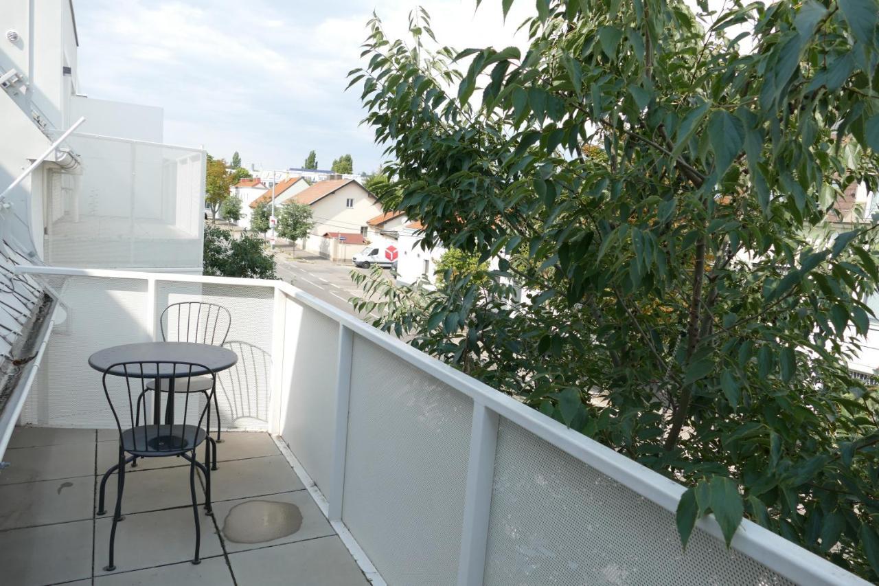 Cosy Modern With A/c And Balcony Appartamento Vienna