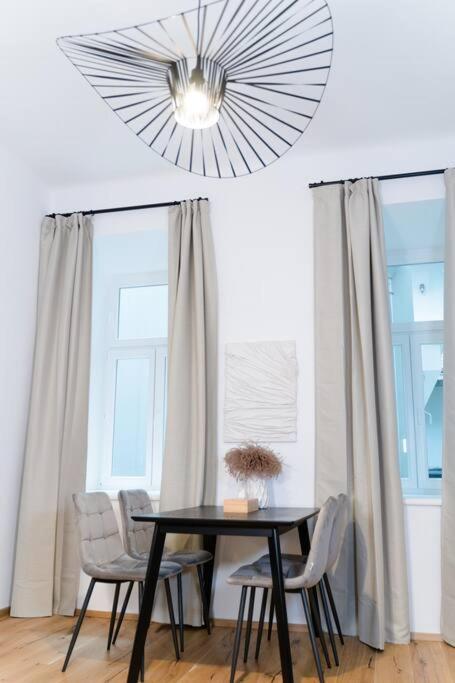 Zentrale & Ruhige 2 Zimmer - 42m² * Vienna