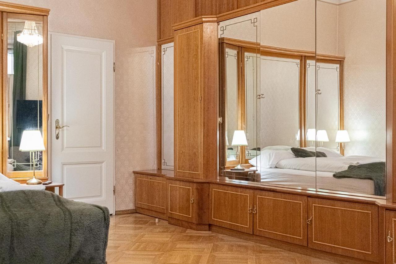 Friendly 4br Shared Apt- Near Downtown Apartment *