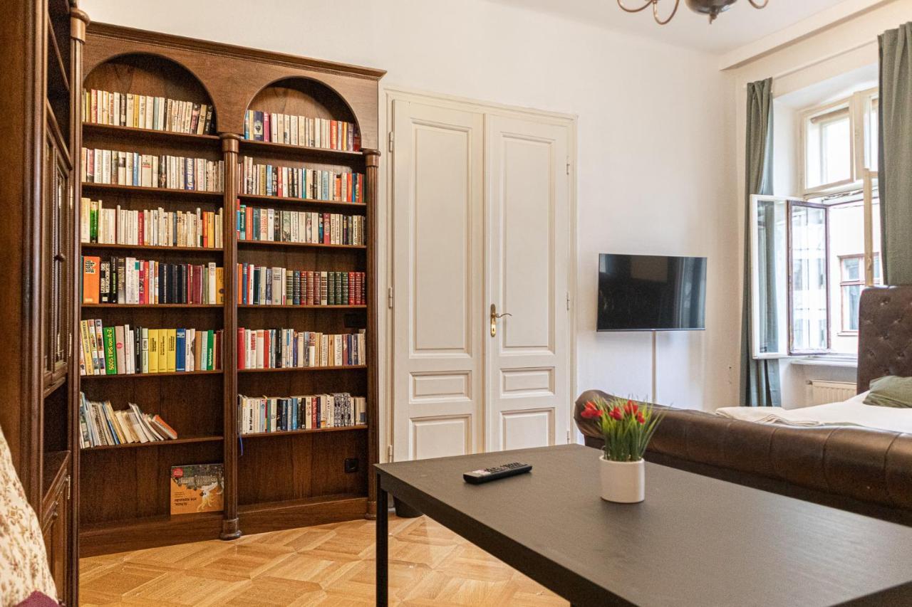 Friendly 4br Shared Apt- Near Downtown Vienna
