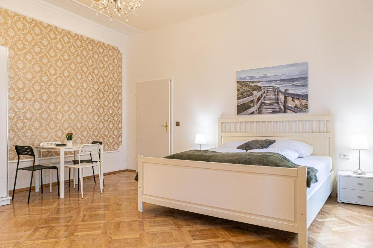 Friendly 4br Shared Apt- Near Downtown * Vienna