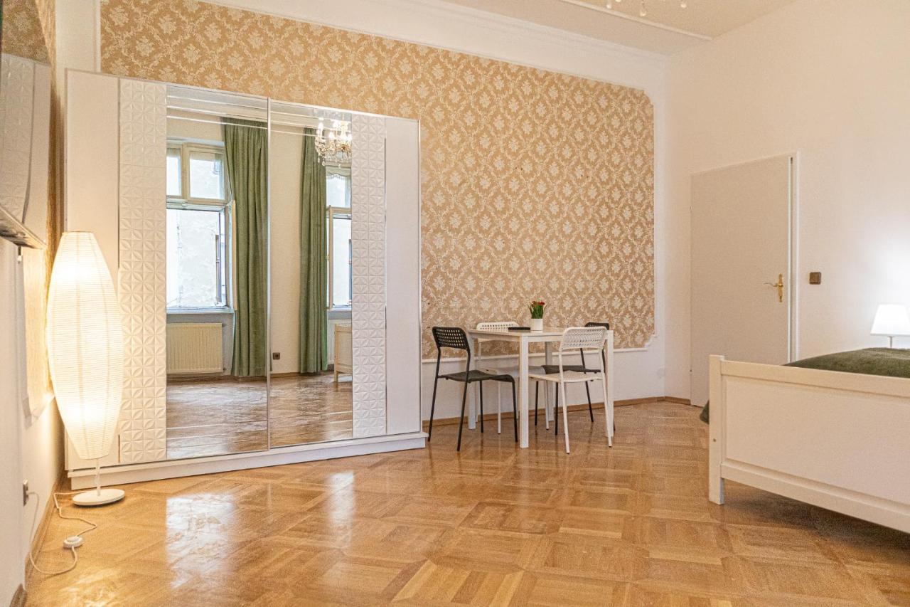 Friendly 4br Shared Apt- Near Downtown * Vienna