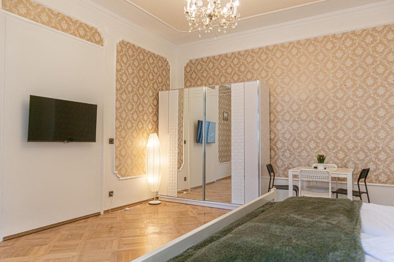 Friendly 4br Shared Apt- Near Downtown Apartment *