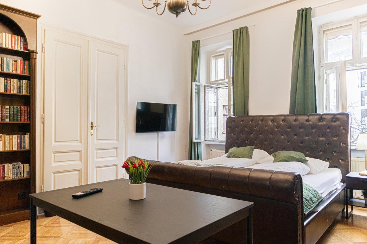 Friendly 4br Shared Apt- Near Downtown