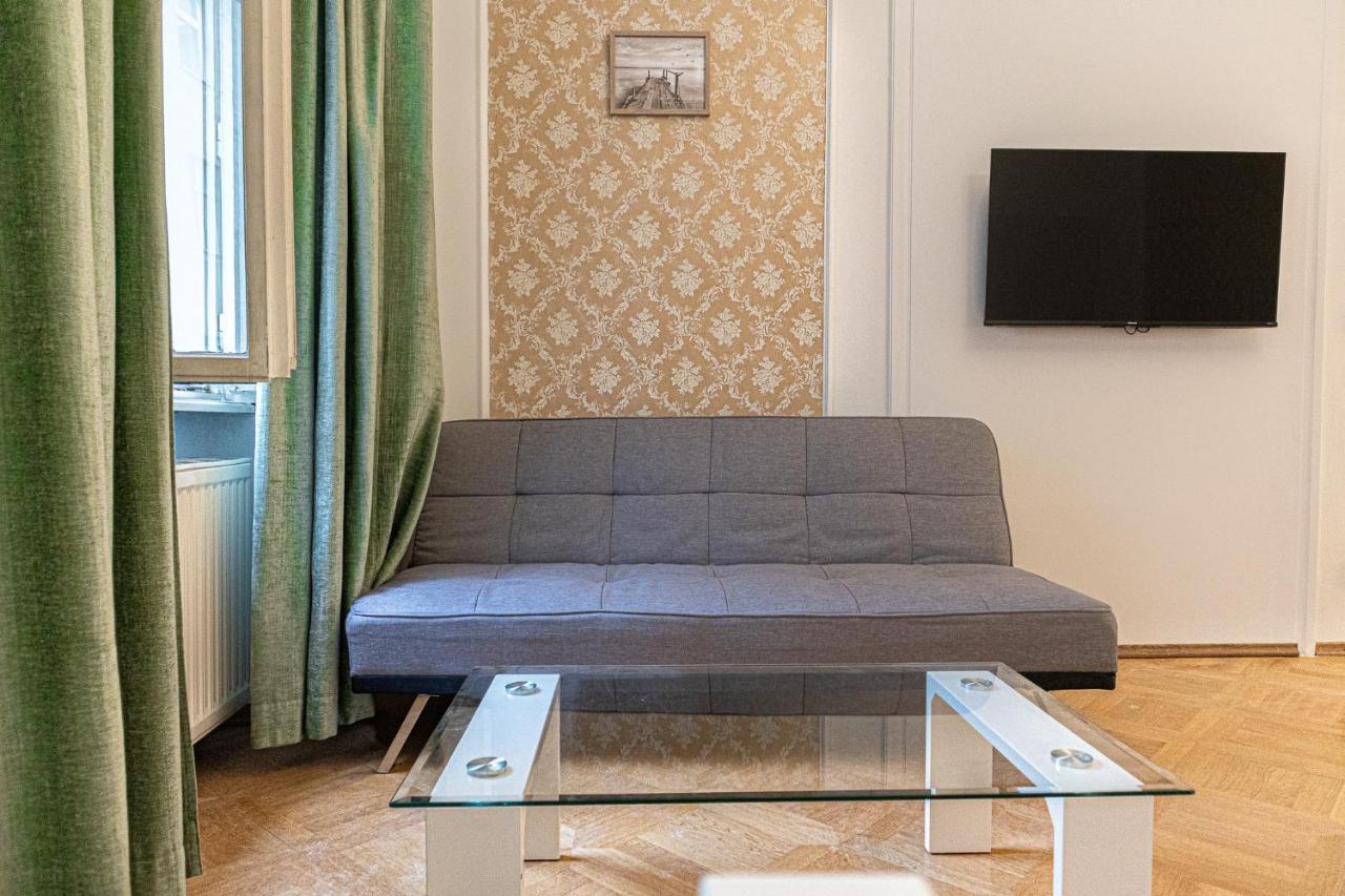 Apartment Large 4br Near Karlsplatz Ideal For Big Groups