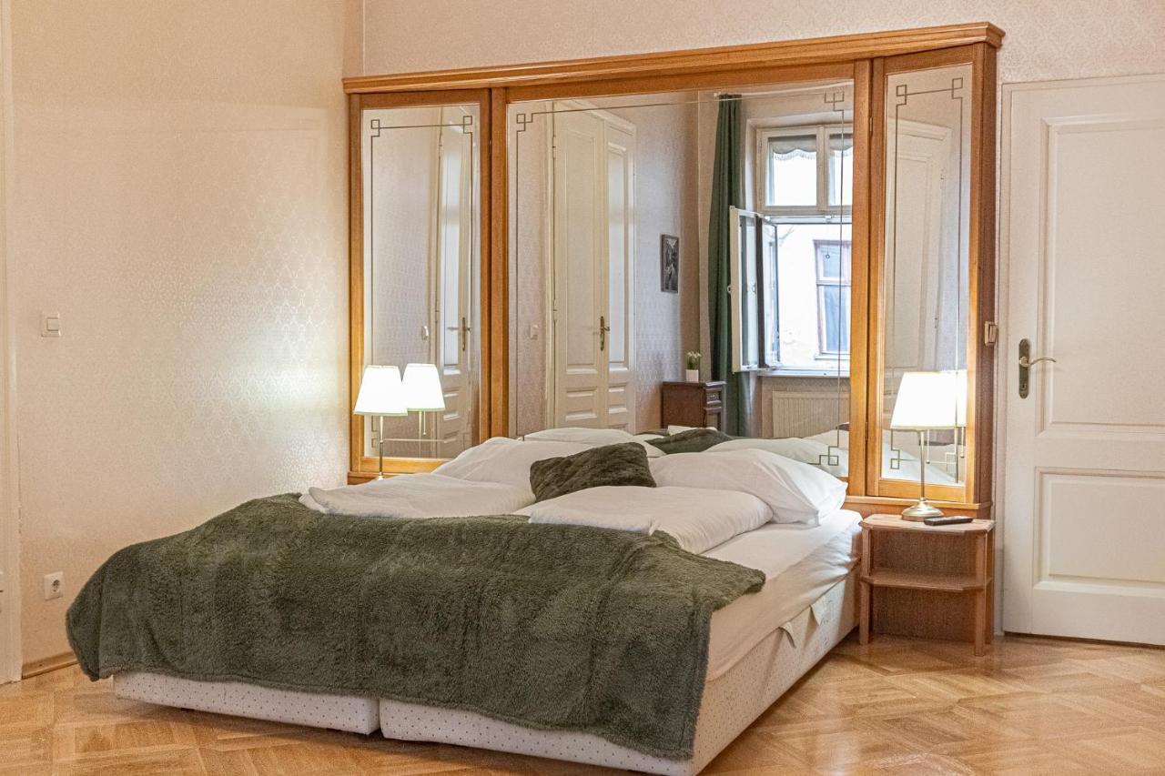 Large 4br Near Karlsplatz Ideal For Big Groups Apartment *