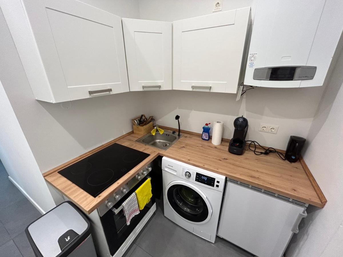 Premium Renovated Flat In Central Apartment