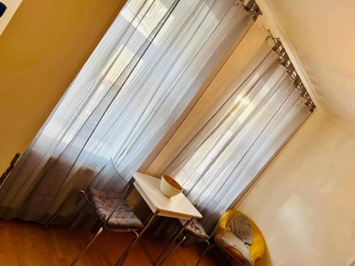Apartment & Business 1150 *