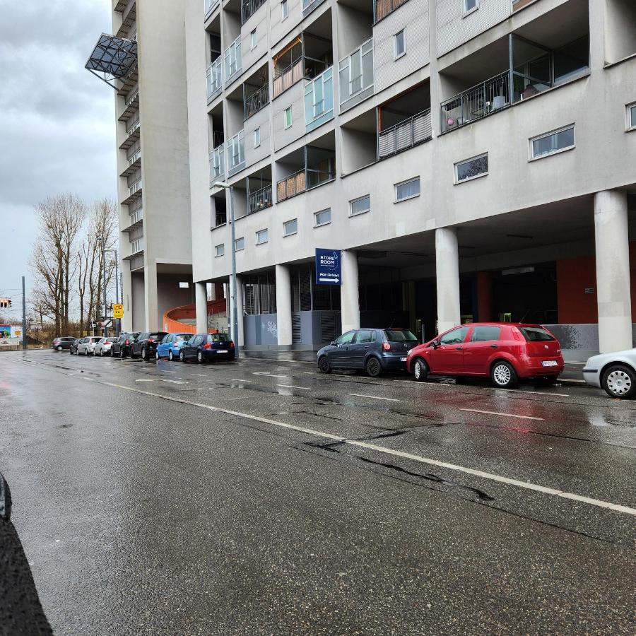 Lovely For 4 On The Danube River - Private Parking Apartment Vienna