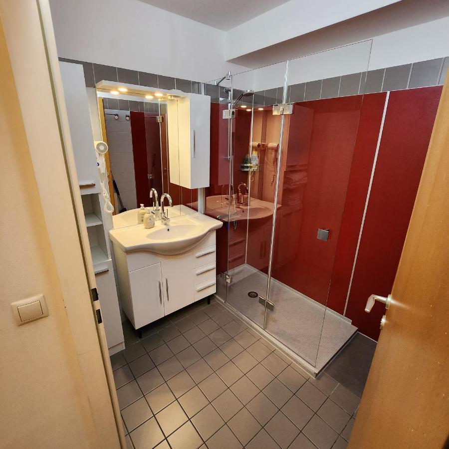 Apartment Lovely For 4 On The Danube River - Private Parking Vienna