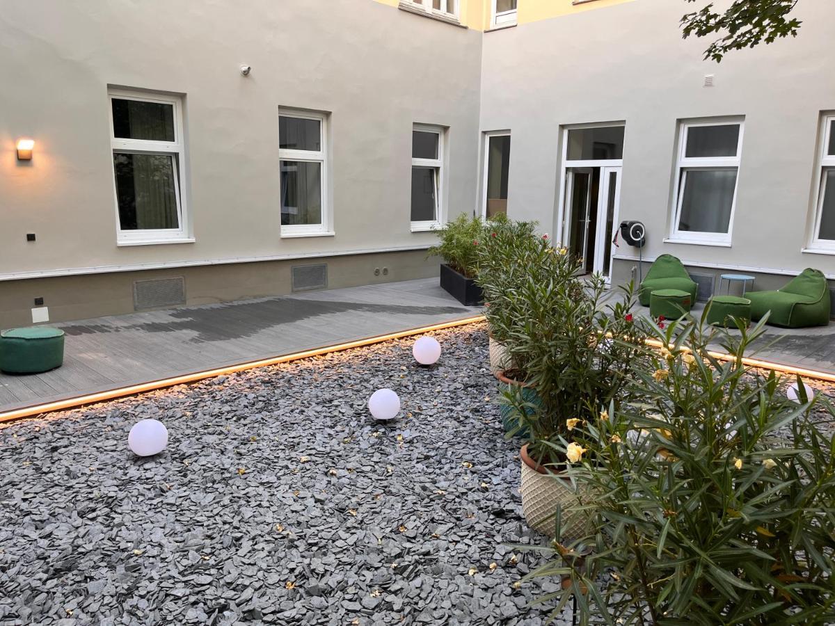 Street Living - Apartment