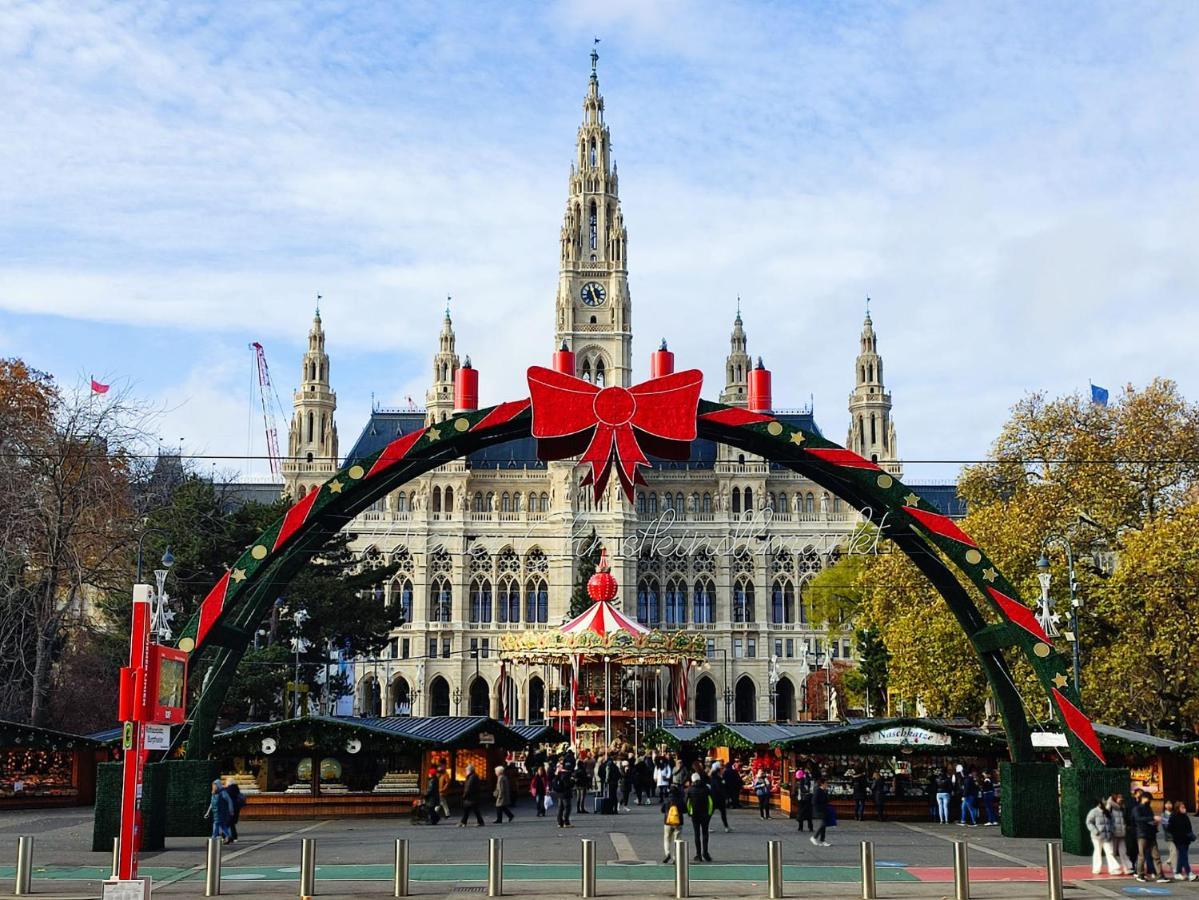 Center ! 2 Stops From The Center! * Vienna