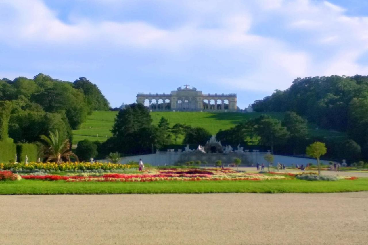 Mariahilfer 5 Min To The Schoenbrunn Palace And Shopping Center *