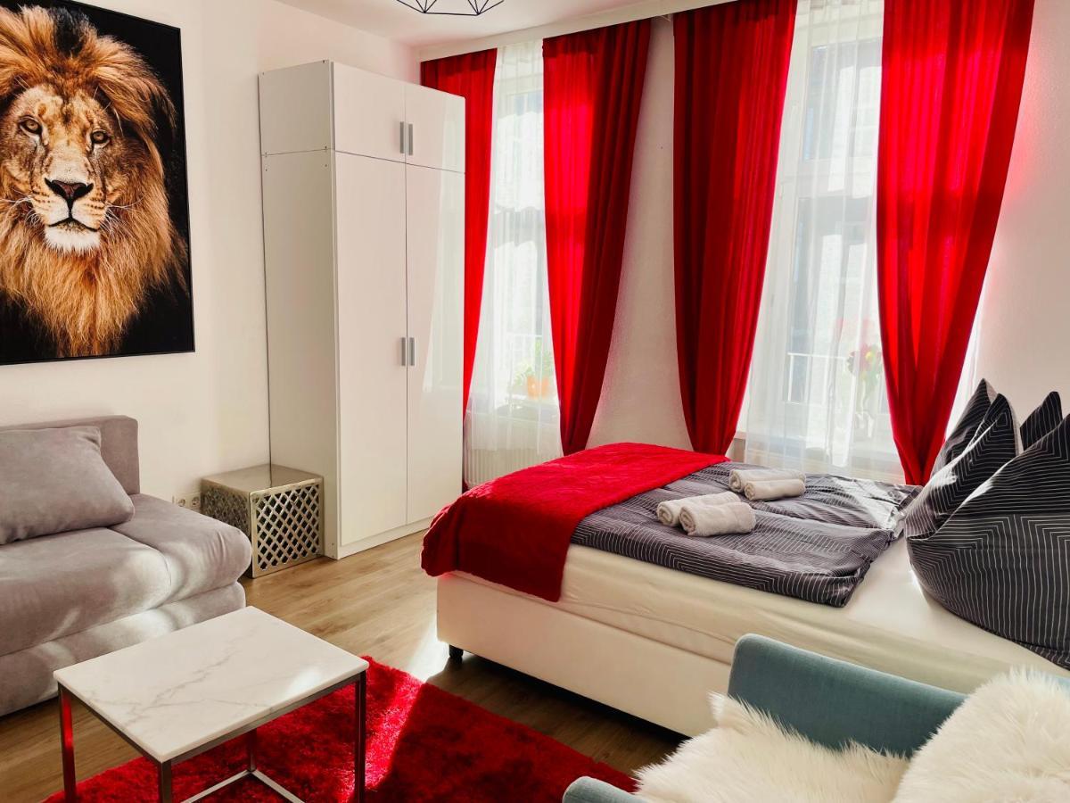 & Business 1150 Apartment