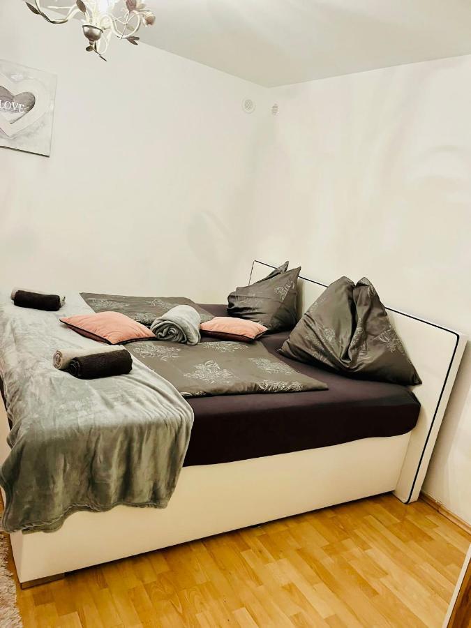 & Business 1150 Apartment