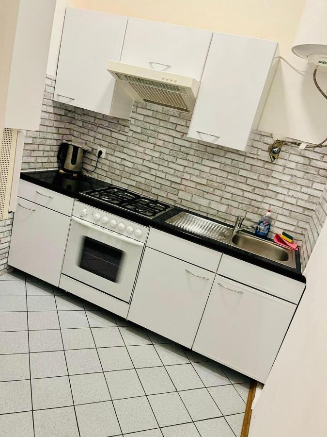& Business 1150 Apartment *