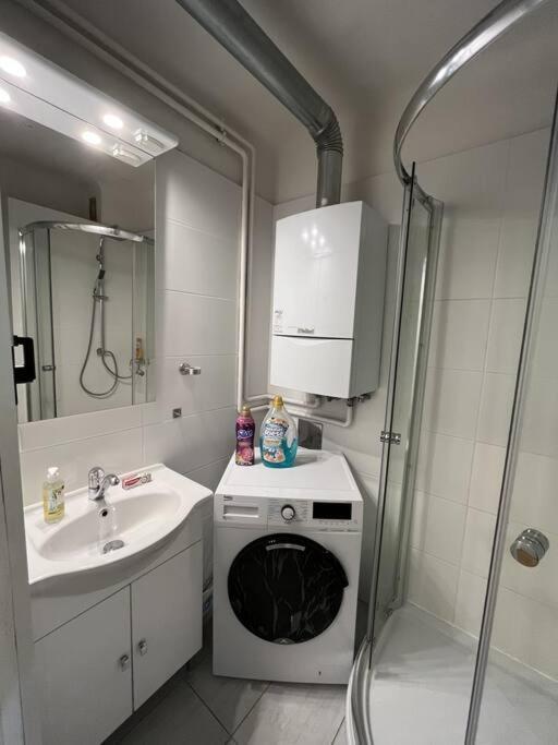 *luxurious And Spacious Family Apartment* * Vienna