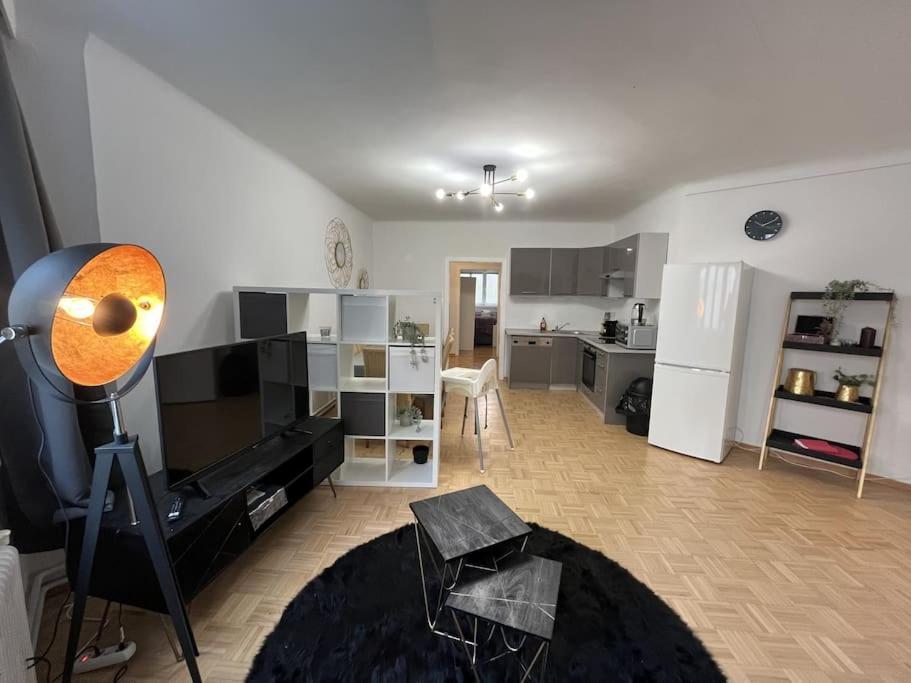 *luxurious And Spacious Family Apartment* Appartamento