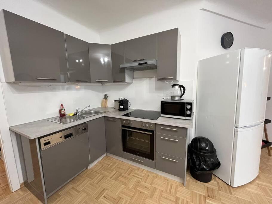 *luxurious And Spacious Family Apartment* Appartamento *
