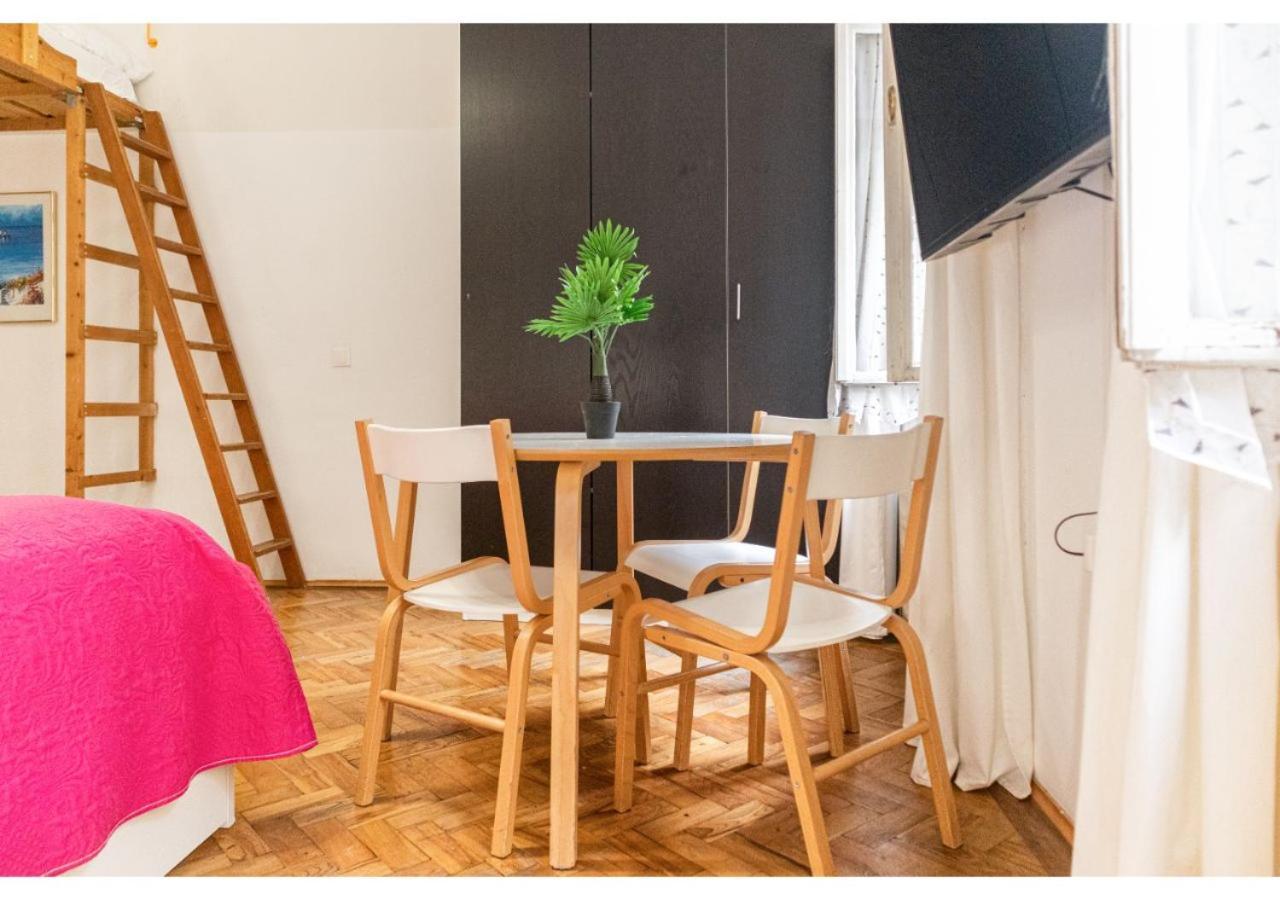 Apartment Optimal Apartment, 5 Persons, Long Discount *