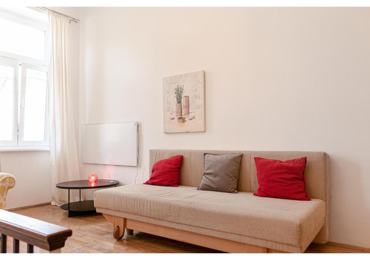 Cheerful 2br - Suitable For Longstays *