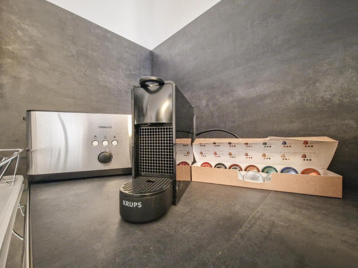 Feelhome - Design - Kitchen - Kingbed - Smart Tv Apartment *