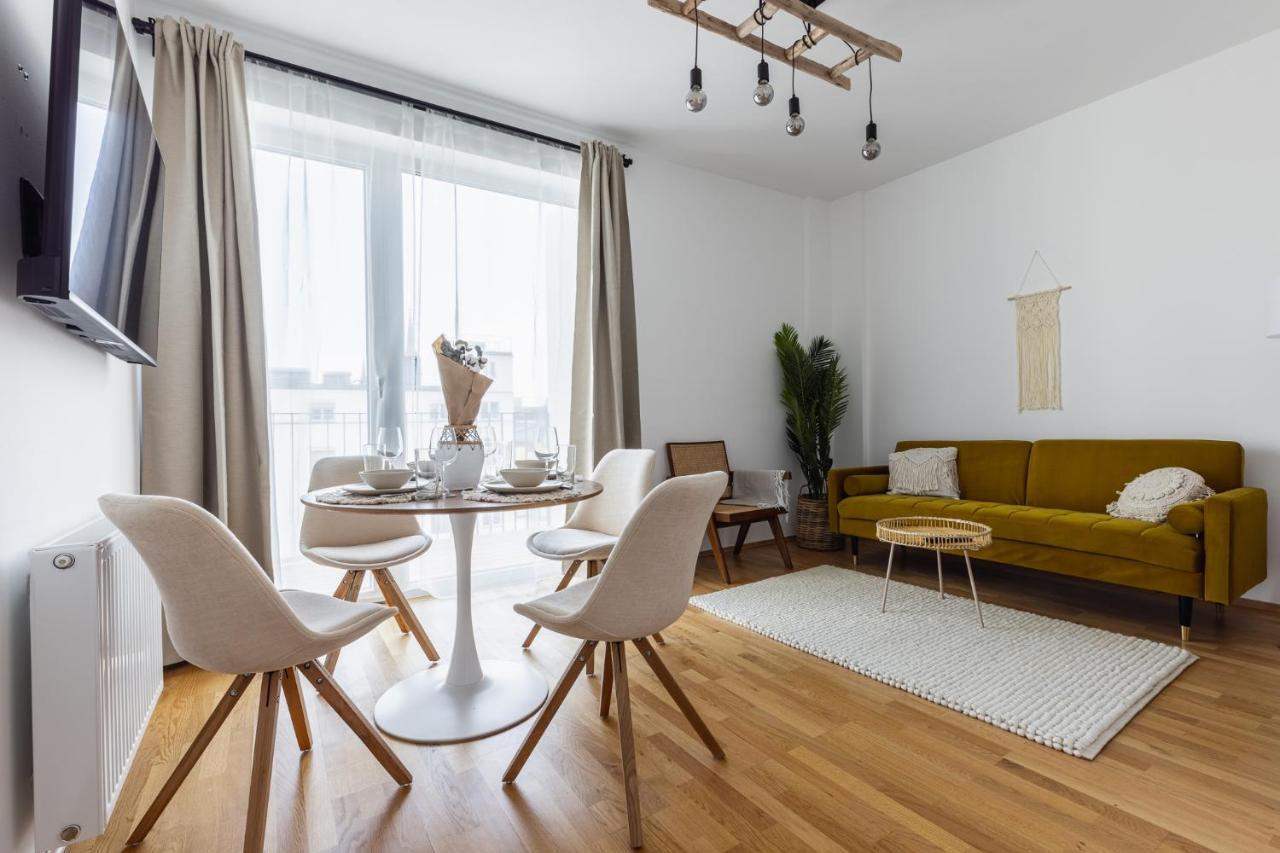 Apartment Bright Stylish With A Balcony In A Location Vienna