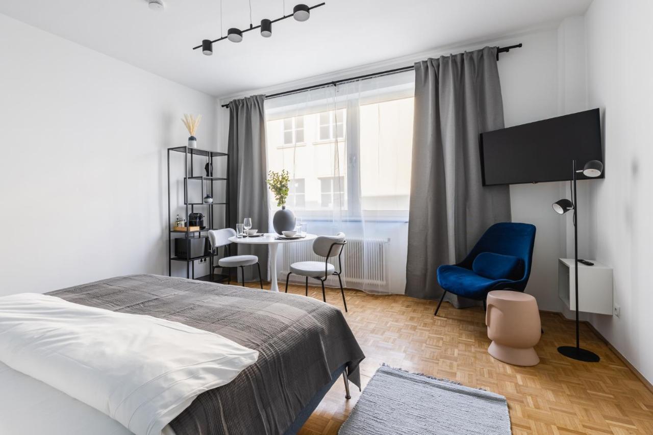 Bright Stylish In A Location * Viena