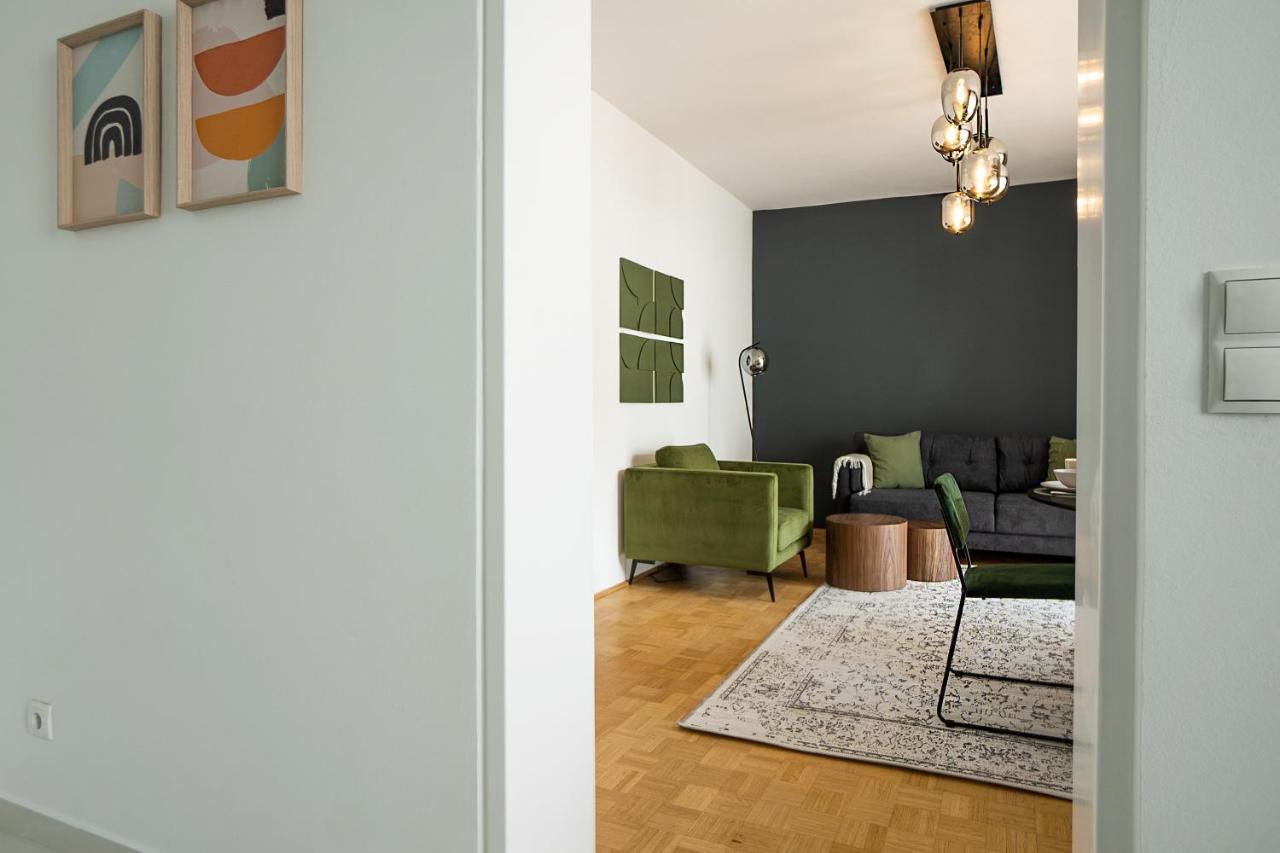 Bright Stylish With A Huge Terrace In A Location Apartment *