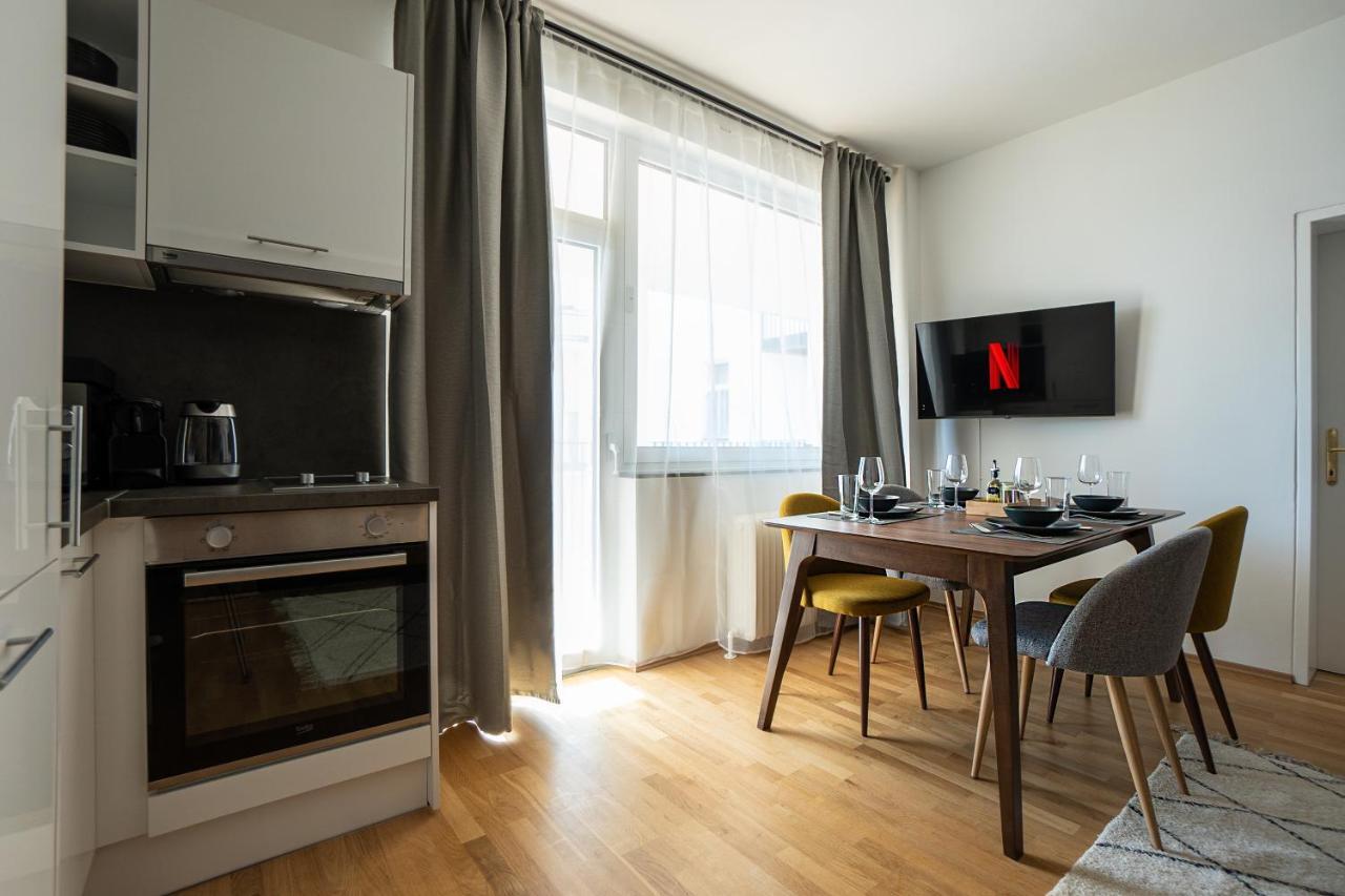 Apartment Bright Stylish With A Huge Terrace In A Location *