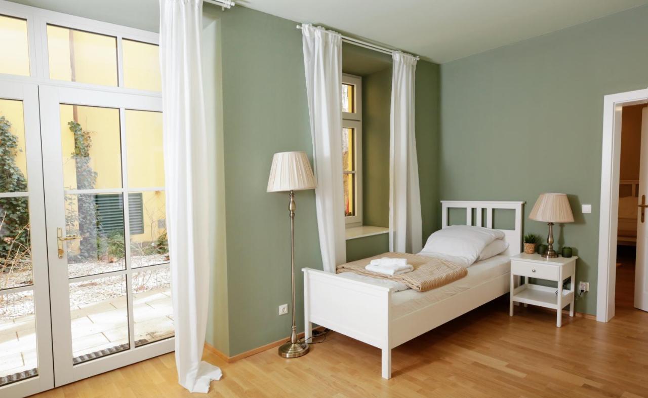 Serenity Apartment *