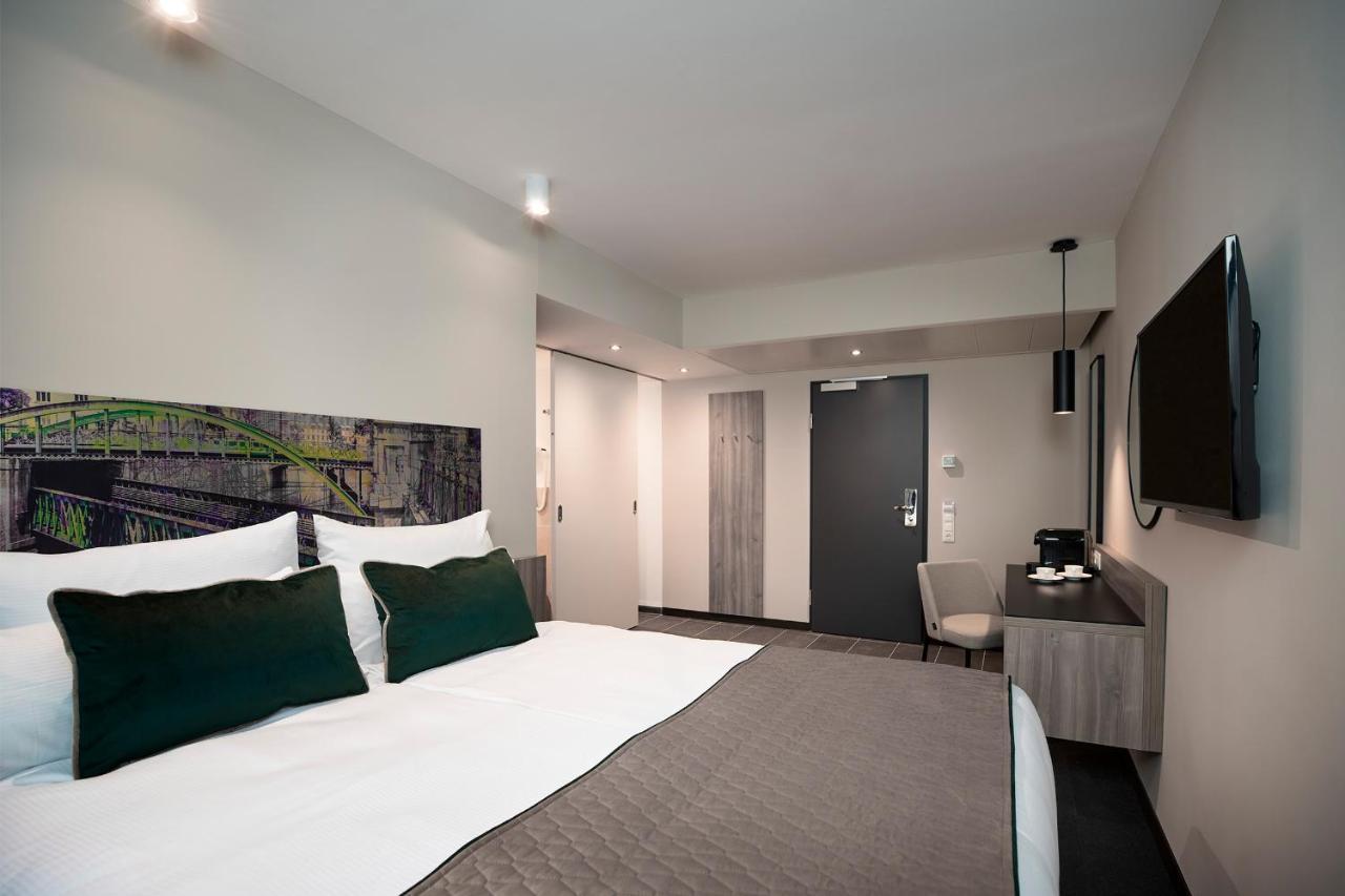 Leonardo West Hotel