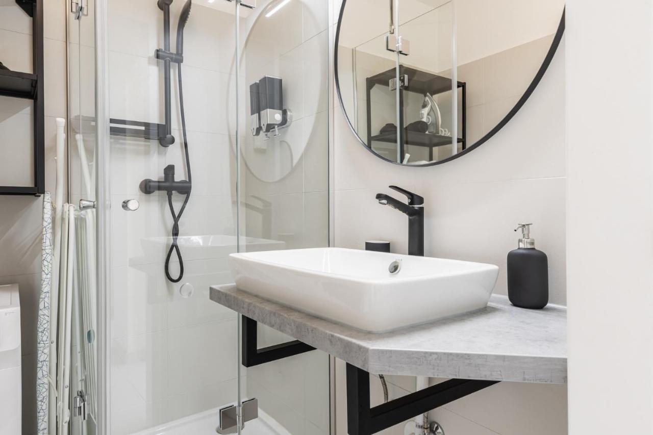 Bright Stylish With A Balcony In A Location Apartment Vienna