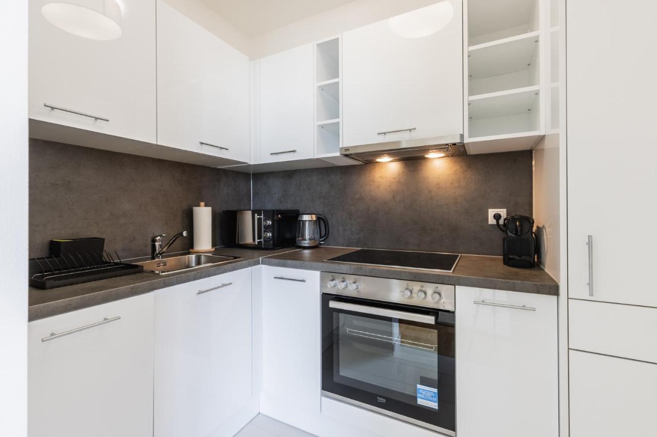 Bright Stylish With A Balcony In A Location Apartment