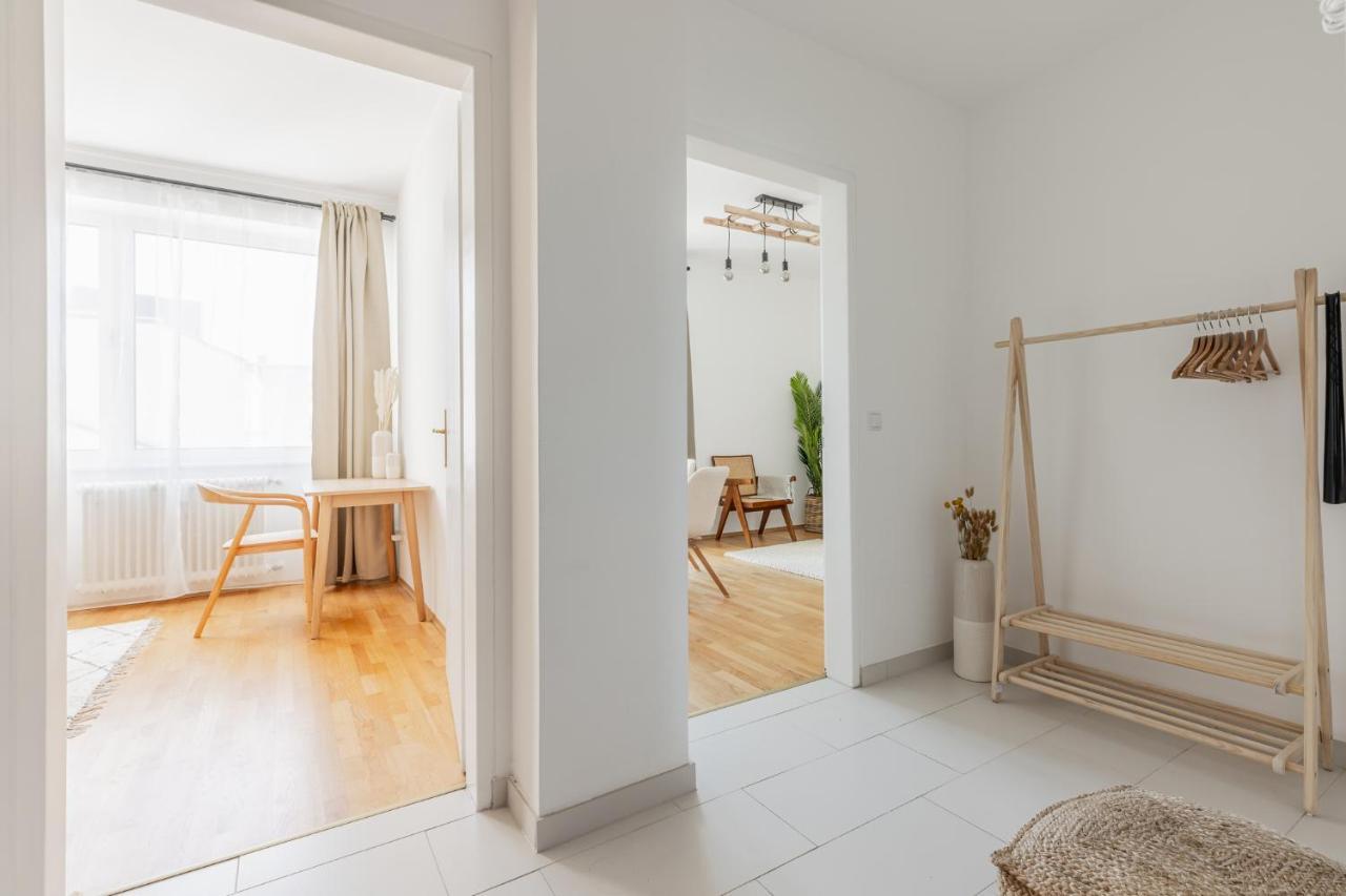 Apartment Bright Stylish With A Balcony In A Location *