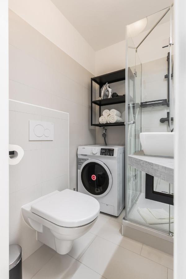 Apartment Bright Stylish With A Balcony In A Location Vienna