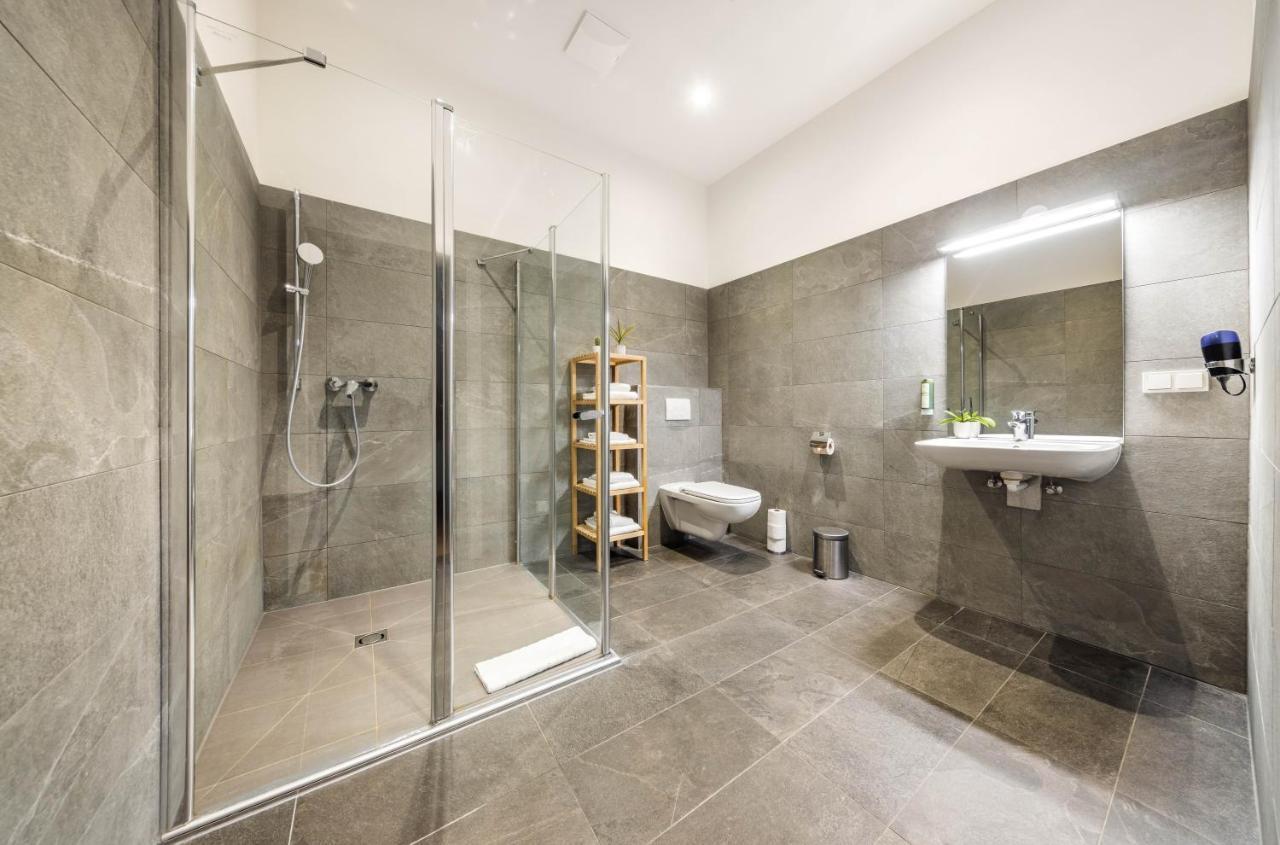 Jimmy's Emerald Aparthotel 4*