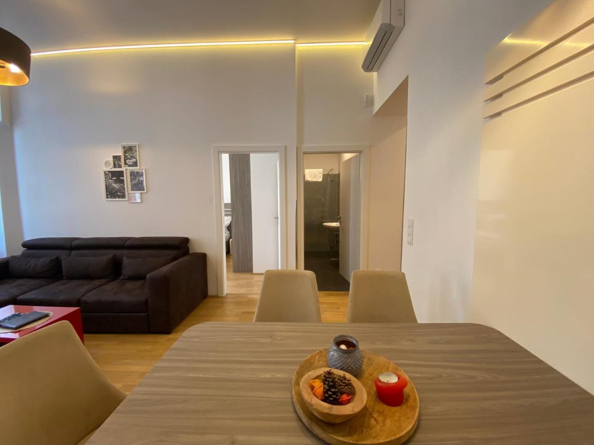 7 Apartment *