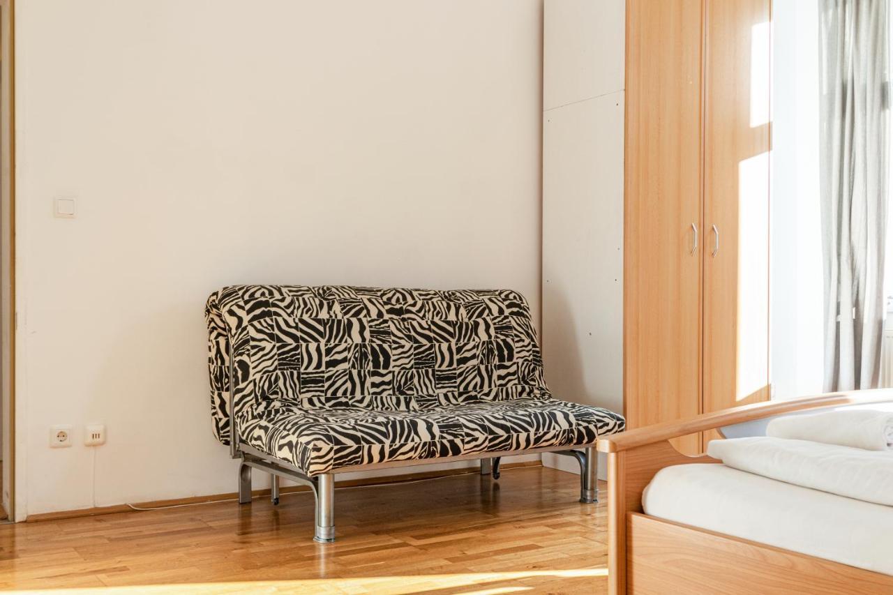 Comfortable 3br Shared Apart. - Suitable For Long Apartment