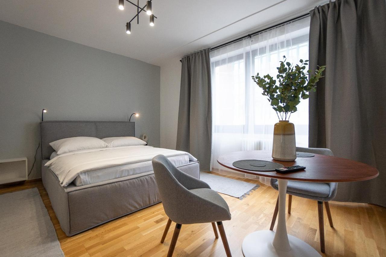 Bright Stylish In A Location * Viena