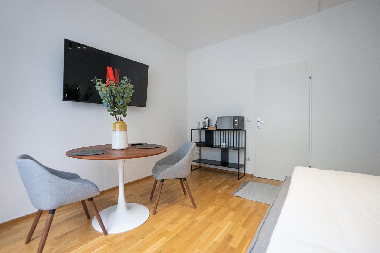Bright Stylish In A Location Viena