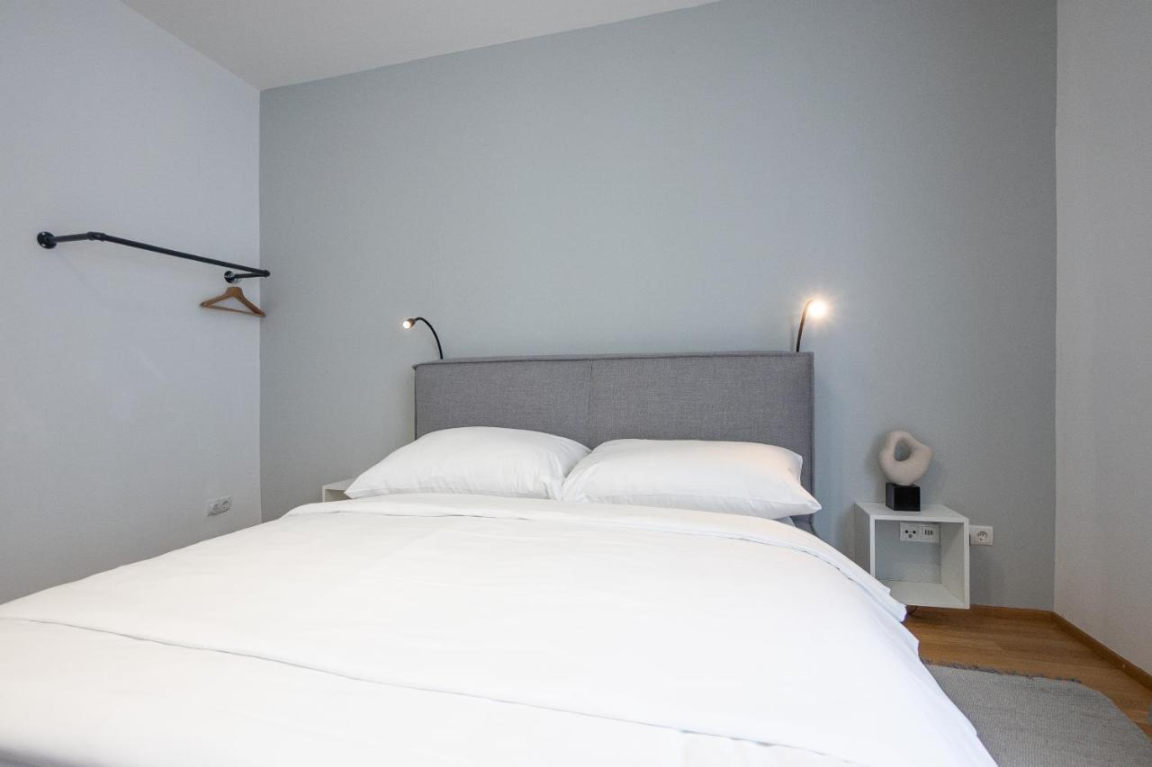 Bright Stylish In A Location * Viena