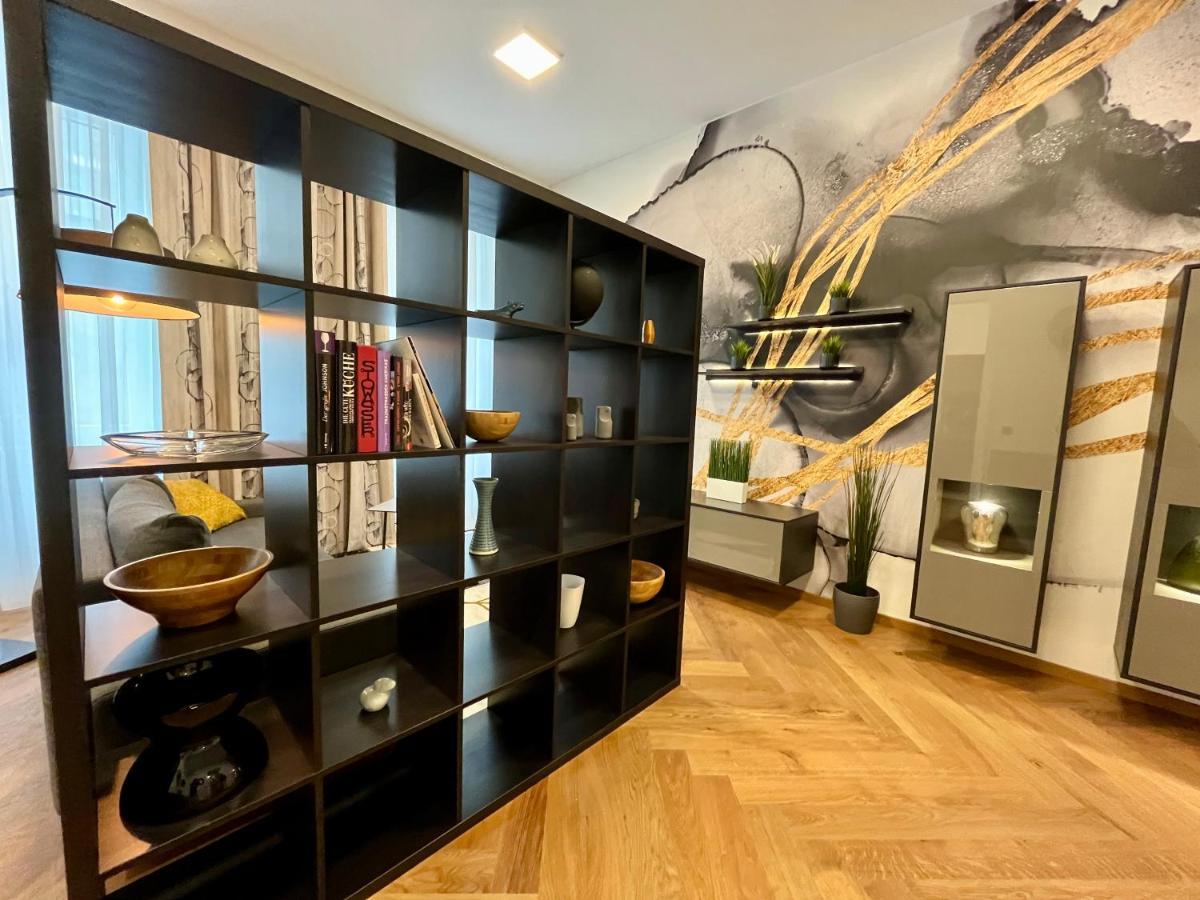 Street Living - Apartment *