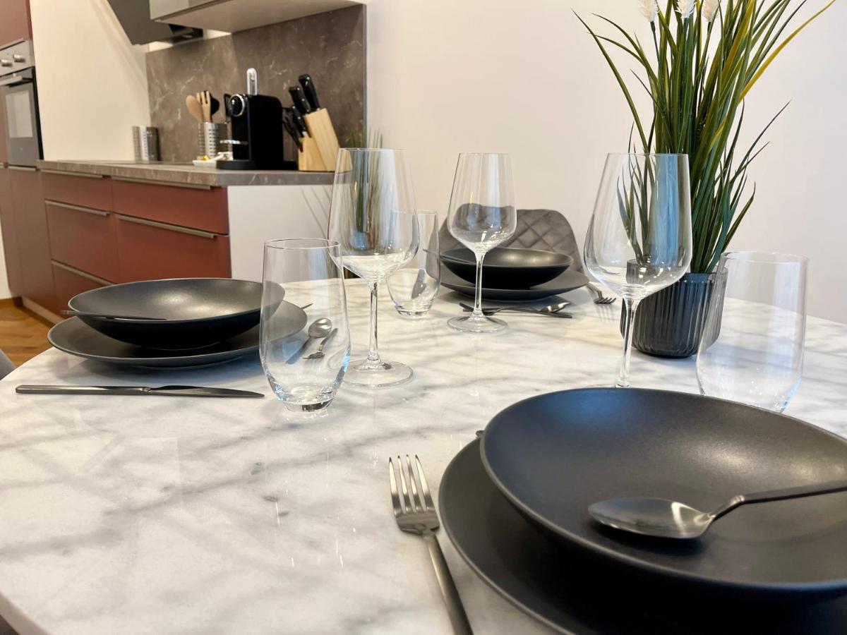 Street Living - Apartment *