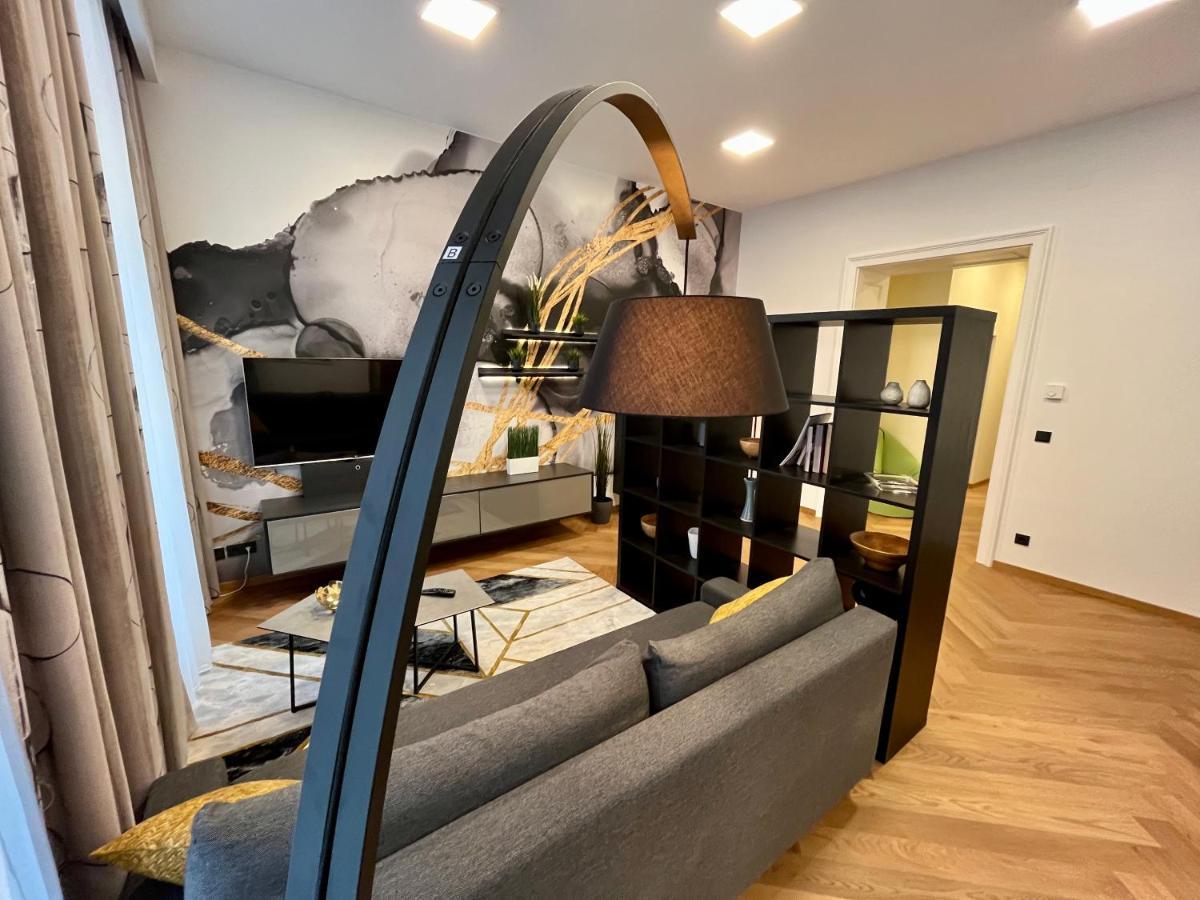 Street Living - Apartment