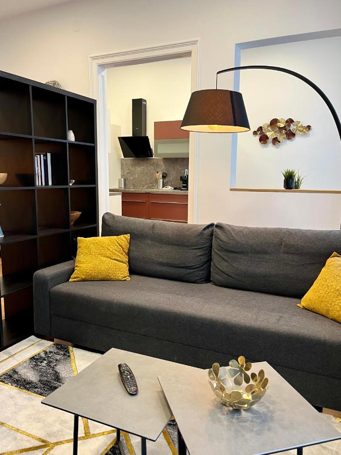 Apartment Street Living -