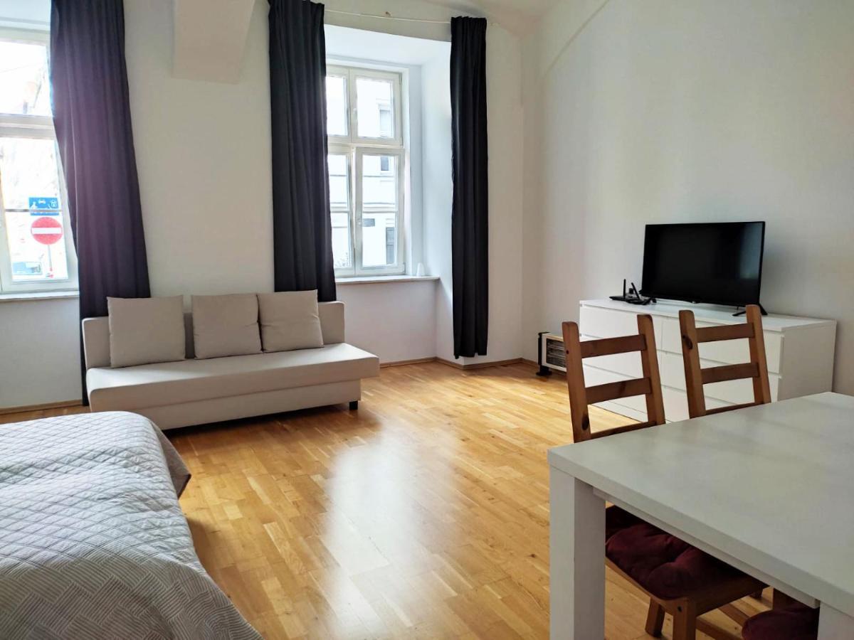 Lovely Modern Historical 1-bedroom * Vienna