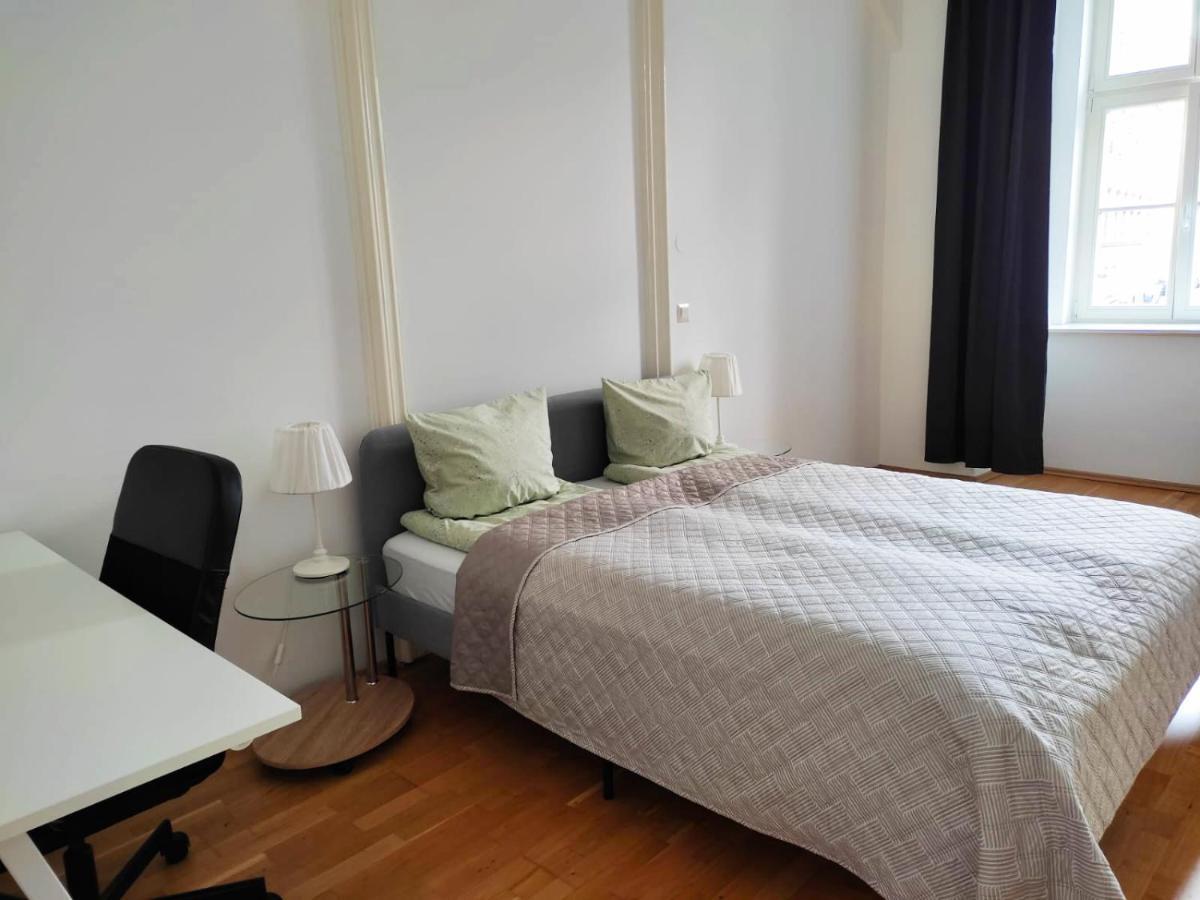 Lovely Modern Historical 1-bedroom * Vienna